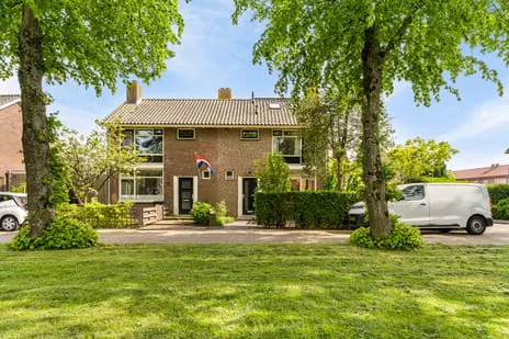 Twee-onder-één-kap te koop: G.H.Breitnerstraat 16, Weesp Schildersbuurt Weesp