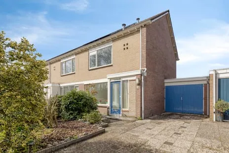 Tussenwoning te koop: G. Bavingstraat 17, Roden