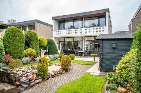 Tussenwoning te koop: G.J. Gillotstraat 66, Ens-woonkern Ens