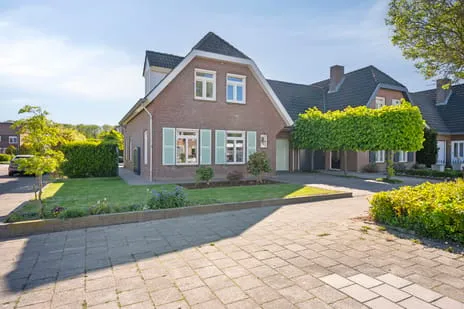 Twee-onder-één-kap te koop: Gaarstraat 10, Hondsbroek Born