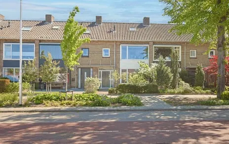 Tussenwoning te koop: Gabriël Metsulaan 9, Irisbuurt Eindhoven