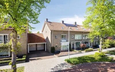 Tussenwoning te koop: Gabriël Metsulaan 44, Irisbuurt Eindhoven