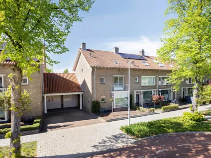 Tussenwoning te koop: Gabriël Metsulaan 44, Eindhoven