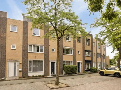 Tussenwoning te koop: Gandhiplein 20, Randwyck Maastricht