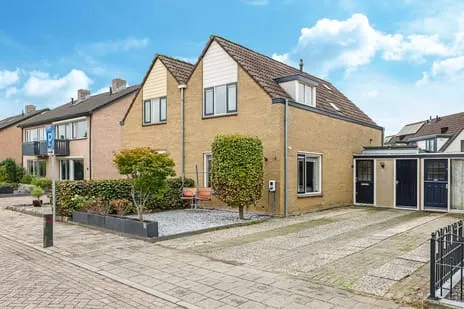 Tussenwoning te koop: Gandhistraat 18, Blokland Zetten