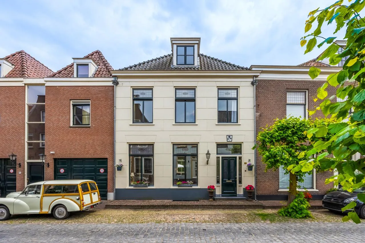 Tussenwoning te koop: Gansoordstraat 10, Naarden