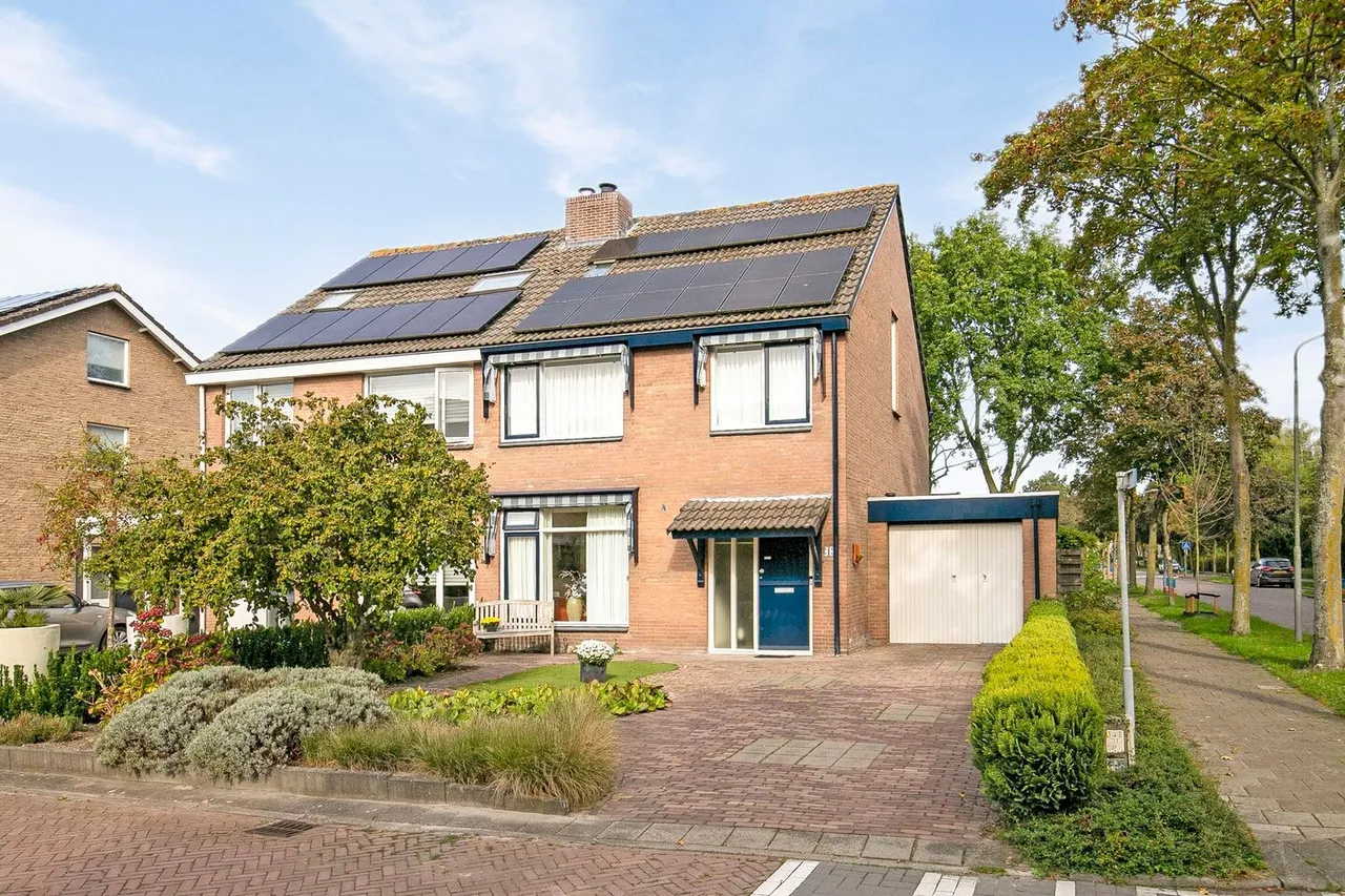 Twee-onder-één-kap te koop: Ganzenhof 1, Made
