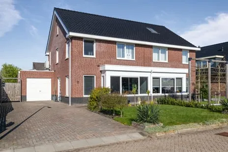 Twee-onder-één-kap te koop: Ganzenroer 11, Nieuw-Amsterdam-Centrum Nieuw-Amsterdam