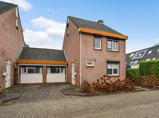 Twee-onder-één-kap te koop: Ganzerikweerd 12, Heugem Maastricht