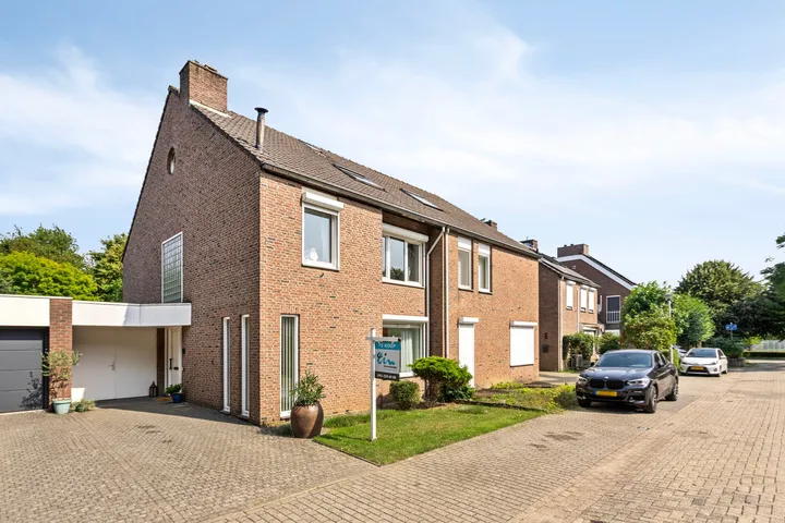 Tussenwoning te koop: Ganzerikweerd 17, Heugem Maastricht