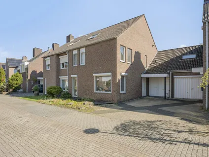 Tussenwoning te koop: Ganzerikweerd 19, Heugem Maastricht