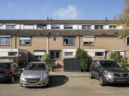 Tussenwoning te koop: Garnalenstraat 13, Tholen Tholen
