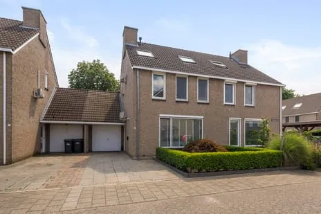Tussenwoning te koop: Garonnelaan 9, Achtse Barrier-Spaaihoef Eindhoven