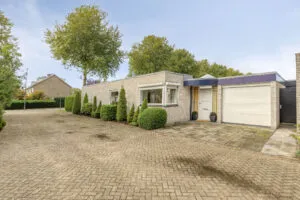 Twee-onder-één-kap te koop: Gastakker 61, Breda