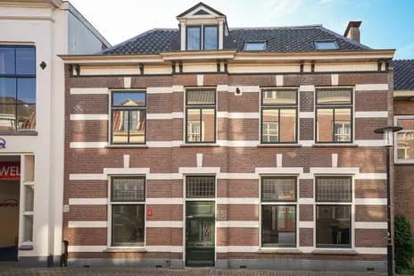 Tussenwoning te koop: Gasthuisstraat 15, Binnenstad Tiel