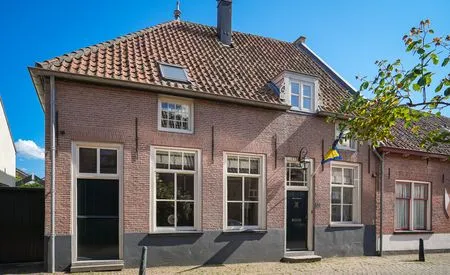 Hoekwoning te koop: Gasthuisstraat 51, Heukelum