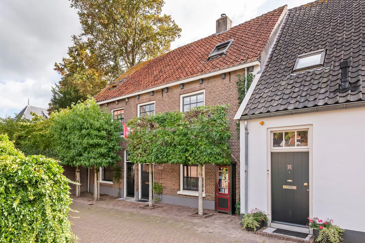 Tussenwoning te koop: Gasthuisstraat 8, Buren (Ge)