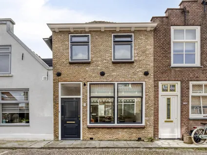 Tussenwoning te koop: Gat van West Noord Westen 12, Zierikzee binnen de vesten Zierikzee