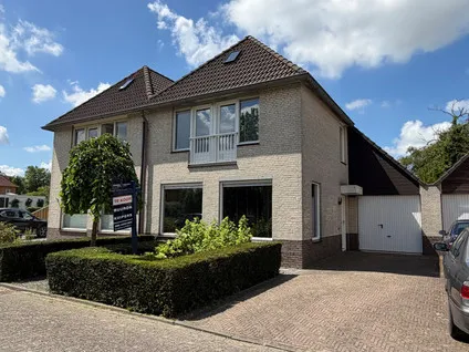 Tussenwoning te koop: Gebroeders Delhezstraat 18, Steenbergen-Noord Steenbergen