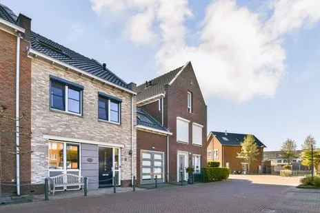 Tussenwoning te koop: Geerkampen 2, Rengerswetering Bunschoten-Spakenburg