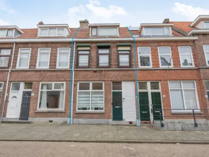 Tussenwoning te koop: Geervlietstraat 30, Tarwewijk Rotterdam