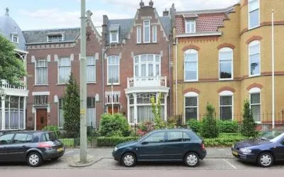 Tussenwoning te koop: Geestbrugweg 64, Leeuwendaal Rijswijk