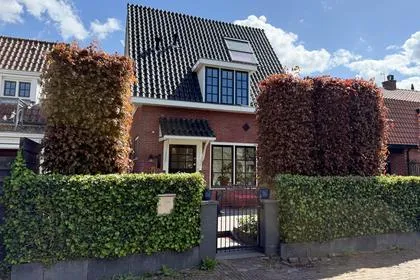 Vrijstaande woning te koop: Geestweg 1, Geest Bergen (Nh)