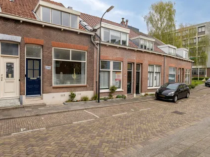 Tussenwoning te koop: Geldelozepad 135, Geldelozepad en omgeving Dordrecht