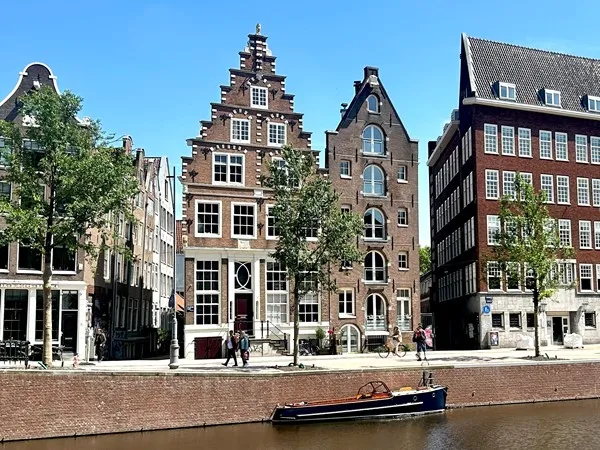 Huurwoning: Geldersekade in Amsterdam - €3.500 per maand