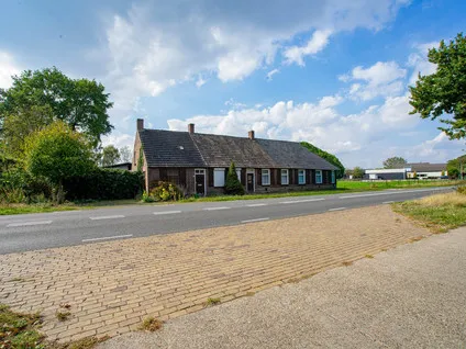 Twee-onder-één-kap te koop: Geldropseweg 8, Verspreide huizen Heeze Heeze