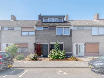 Tussenwoning te koop: Genbroekstraat 26, Hagerhof-Oost Venlo