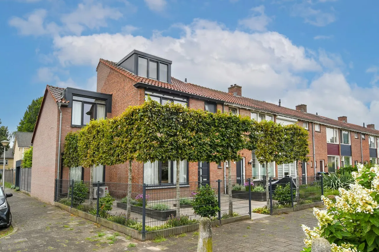 Hoekwoning te koop: Generaal des Tombepad 1, Eindhoven
