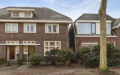 Twee-onder-één-kap te koop: Generaal Dibbetslaan 120, Generalenbuurt Eindhoven