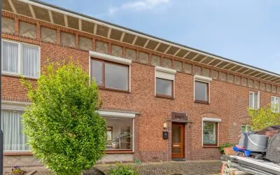 Tussenwoning te koop: Generaal Joubertstraat 3, Antoniusparochie Waalwijk
