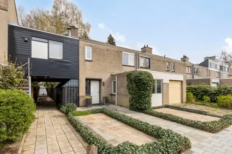 Terraced house for sale: Generaal Linckerslaan 58, Generalenbuurt Eindhoven