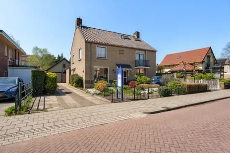 Twee-onder-één-kap te koop: Generaal Winkelmanstraat 126, Soesterberg Kom Soesterberg