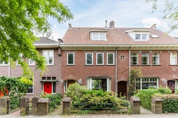 Tussenwoning te koop: Genneperweg 62, Rapelenburg Eindhoven