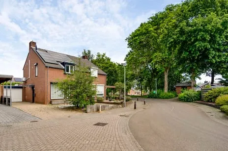 Tussenwoning te koop: Genoenhoflaan 25, Heel Heel