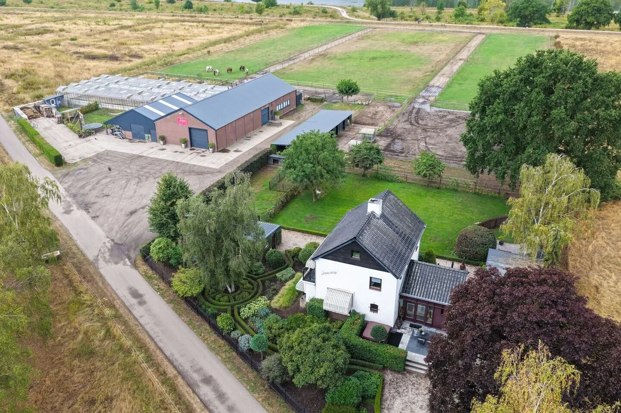 Vrijstaande woning te koop: Genooyerweg 27, Venlo