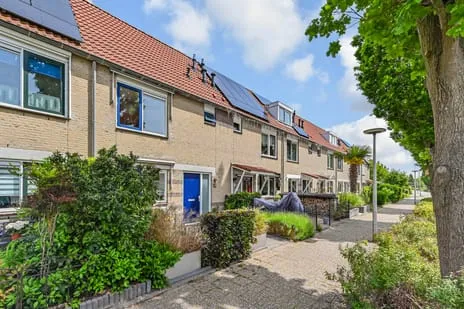 Tussenwoning te koop: Gentiaan 19, Achter het Raadhuis Nootdorp