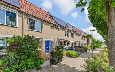 Tussenwoning te koop: Gentiaan 19, Achter het Raadhuis Nootdorp