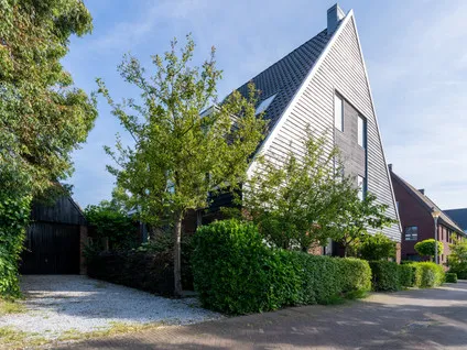 Twee-onder-één-kap te huur: Gentiaan 47, De Bras 'S-Gravenhage