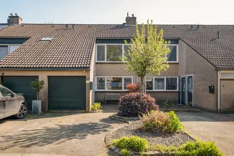 Tussenwoning te koop: Gentiaanhof 8, Losser-Oost Losser