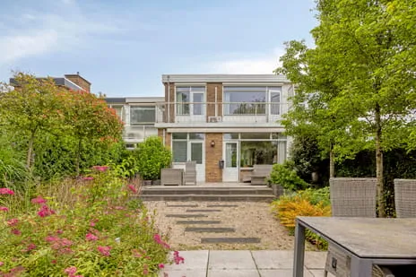 Terraced house for sale: Georg Hegelstraat 13, Lombardijen Rotterdam