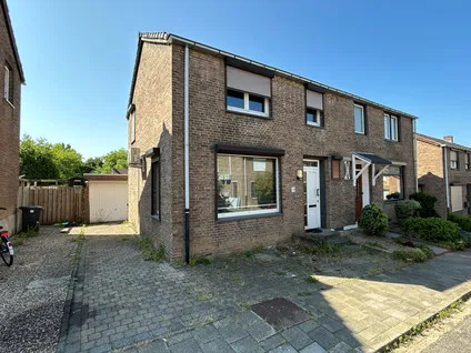 Twee-onder-één-kap te koop: Georg Ohmstraat 16, Mariarade-Zuid Hoensbroek
