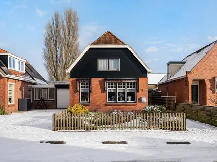 Twee-onder-één-kap te koop: Georg Van Saksenstraat 42, St.-Jacobiparochie Noord St.-Jacobiparochie