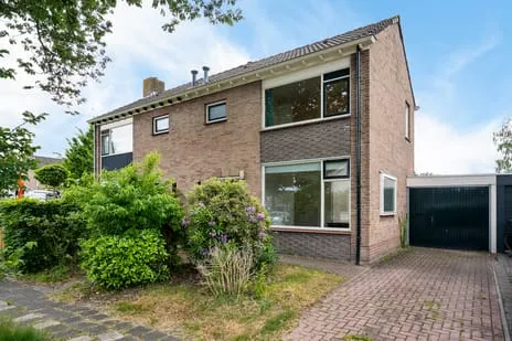 Tussenwoning te koop: George Wilhelmlaan 81, Centrum Leek en omgeving Leek