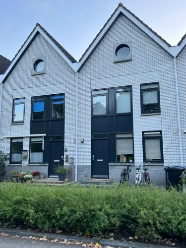 Tussenwoning te koop: George Formbystraat 33, Almere