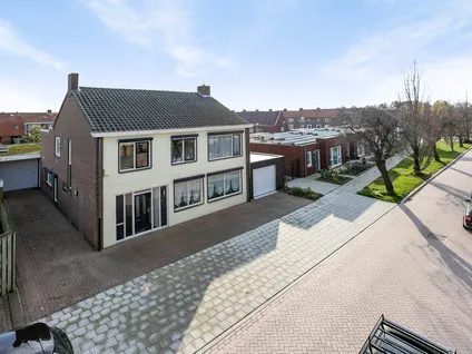 Tussenwoning te koop: Geraniumstraat 2, Lievenspolder Terneuzen