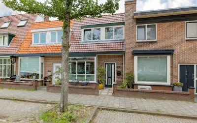 Tussenwoning te koop: Gerard Doustraat 11, Schildersbuurt Ijmuiden